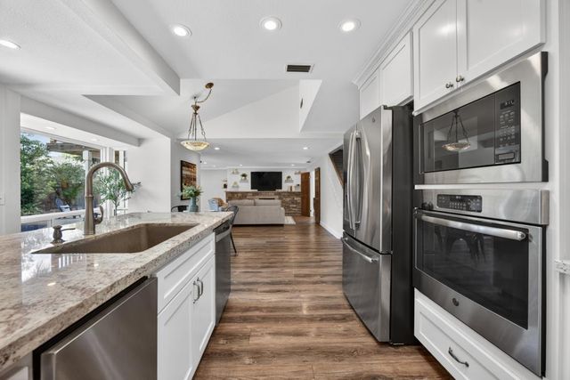 360 Bay River Way, Sacramento, CA 95831
