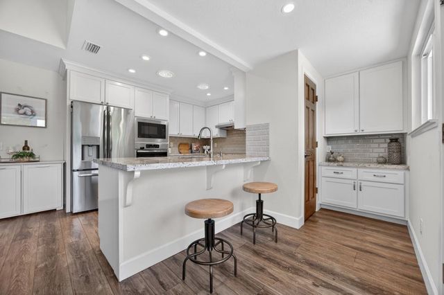 360 Bay River Way, Sacramento, CA 95831