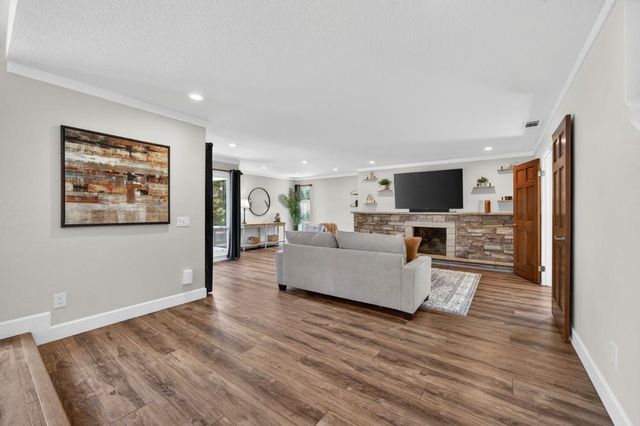 360 Bay River Way, Sacramento, CA 95831
