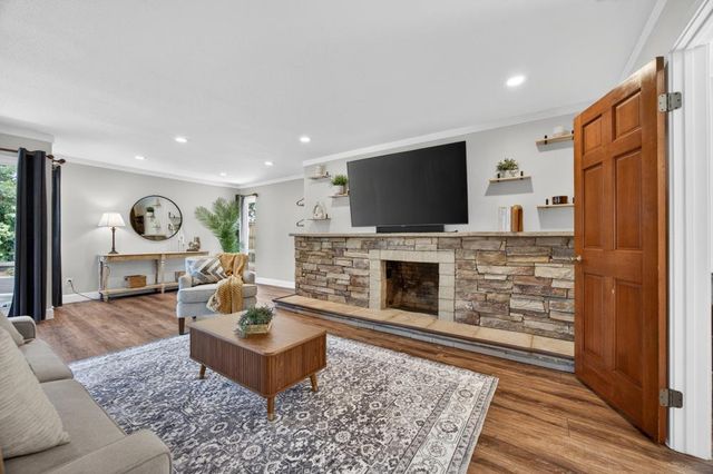 360 Bay River Way, Sacramento, CA 95831