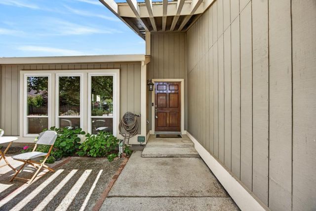 360 Bay River Way, Sacramento, CA 95831