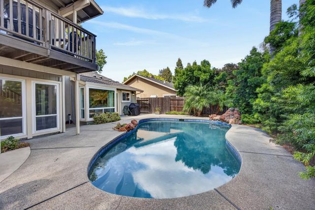 360 Bay River Way, Sacramento, CA 95831