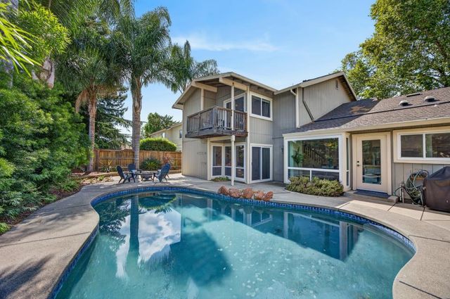360 Bay River Way, Sacramento, CA 95831
