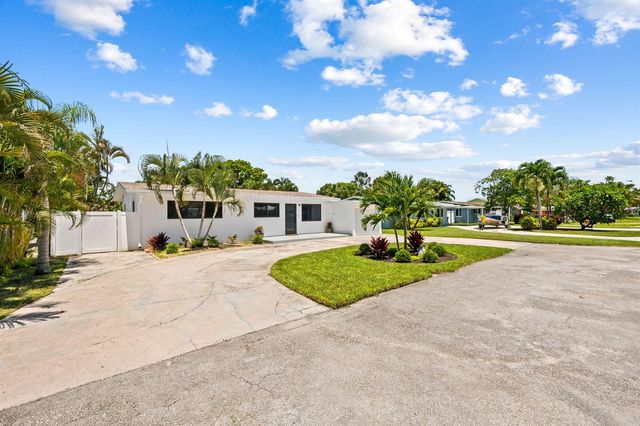 413 NE Ne 25 Ave Avenue, Pompano Beach, FL 33062