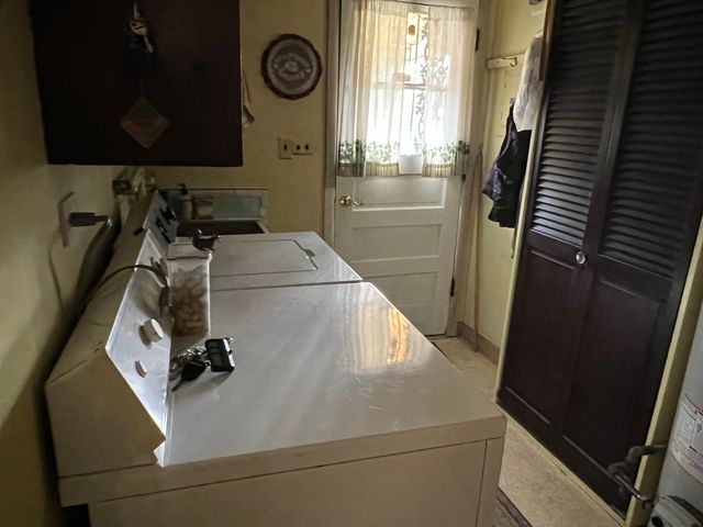 9711 Mclean Avenue, Melrose Park, IL 60164