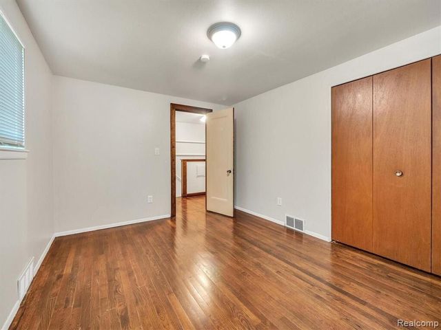 32760 Hiveley, Westland, MI 48186