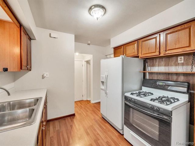 32760 Hiveley, Westland, MI 48186