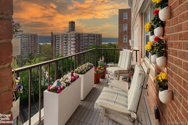 4525 Henry Hudson Parkway 1001, Bronx, NY 10471