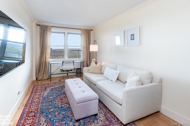 4525 Henry Hudson Parkway 1001, Bronx, NY 10471