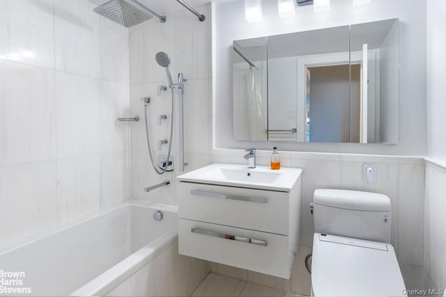 4525 Henry Hudson Parkway 1001, Bronx, NY 10471