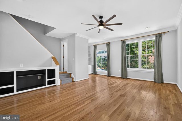 967 HERONS RUN LN, Woodbridge, VA 22191