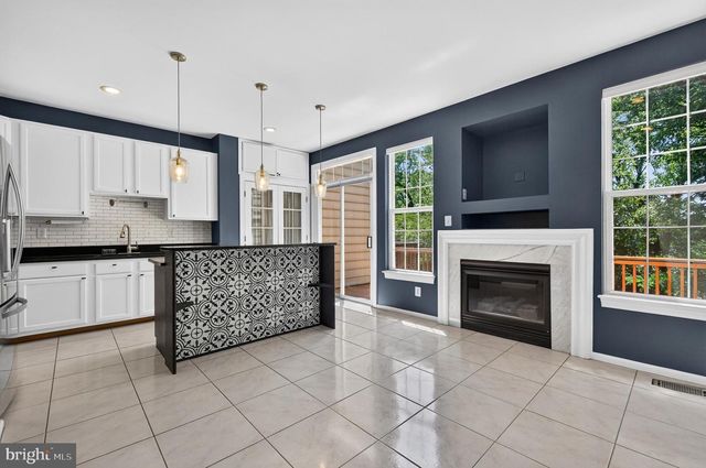 967 HERONS RUN LN, Woodbridge, VA 22191