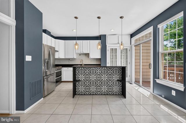 967 HERONS RUN LN, Woodbridge, VA 22191
