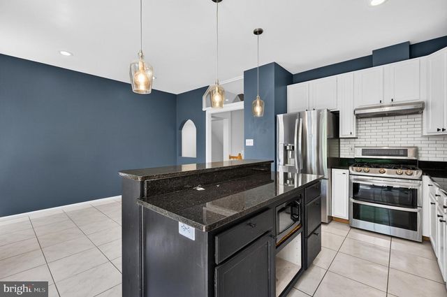 967 HERONS RUN LN, Woodbridge, VA 22191