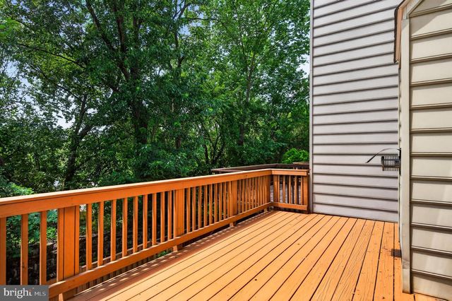 967 HERONS RUN LN, Woodbridge, VA 22191