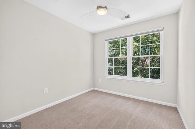 967 HERONS RUN LN, Woodbridge, VA 22191