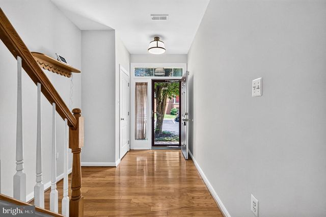 967 HERONS RUN LN, Woodbridge, VA 22191