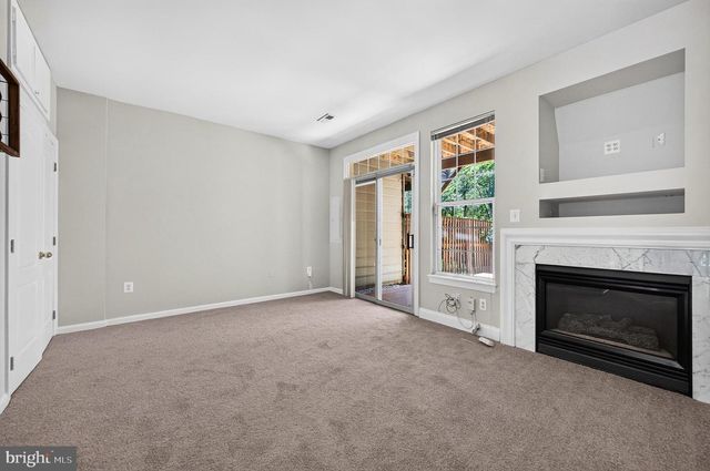 967 HERONS RUN LN, Woodbridge, VA 22191