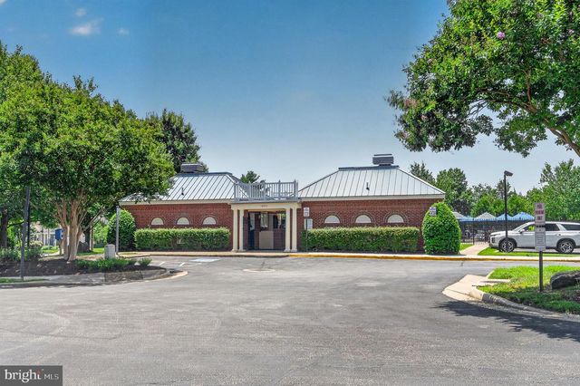 967 HERONS RUN LN, Woodbridge, VA 22191
