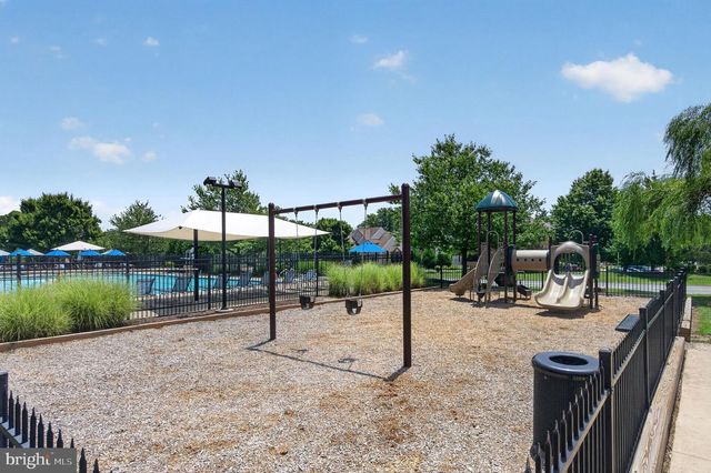 967 HERONS RUN LN, Woodbridge, VA 22191