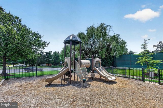 967 HERONS RUN LN, Woodbridge, VA 22191