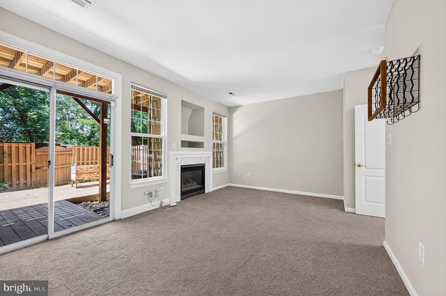 967 HERONS RUN LN, Woodbridge, VA 22191