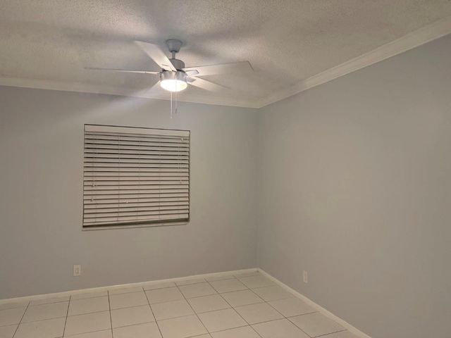 2700 Riverside Drive 302-B, Coral Springs, FL 33065
