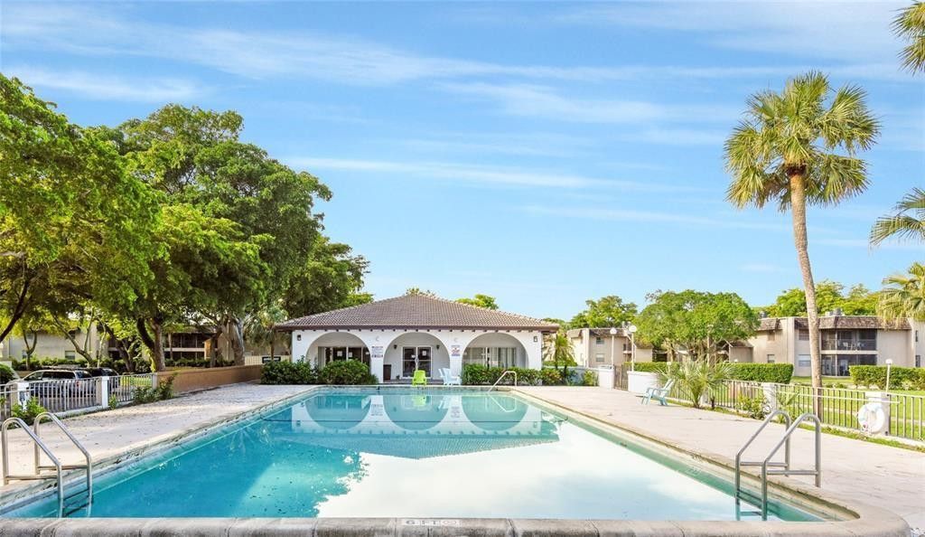 2700 Riverside Drive 302-B, Coral Springs, FL 33065