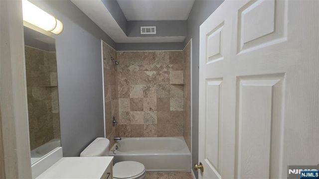 673 Bergen Avenue 204, Jersey City, NJ 07304