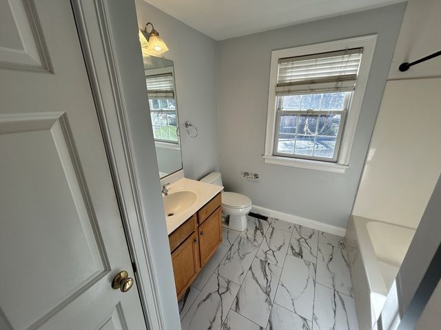 1975 Middlesex St 10, Lowell, MA 01851