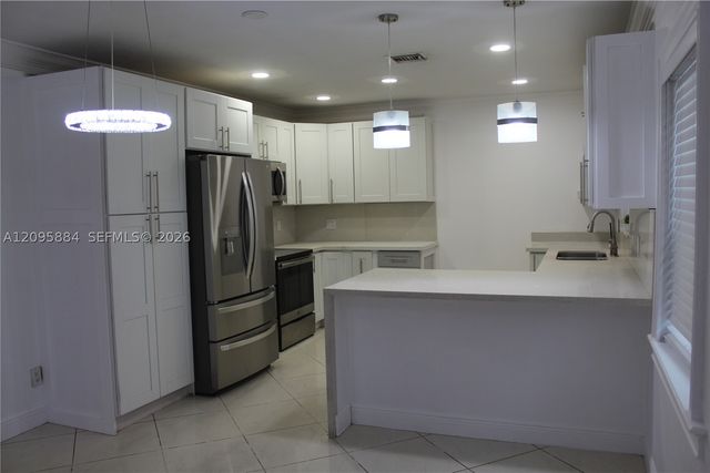 300 SW 71st Ave 1, Miami, FL 33144