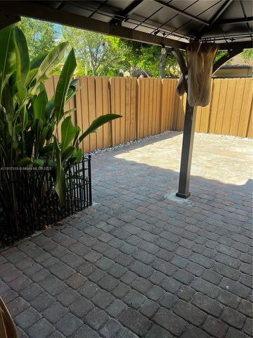 152 SE 37th Ter 152, Homestead, FL 33033