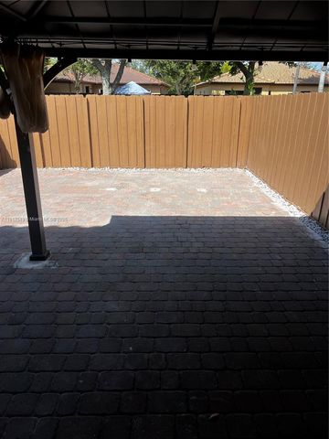 152 SE 37th Ter 152, Homestead, FL 33033