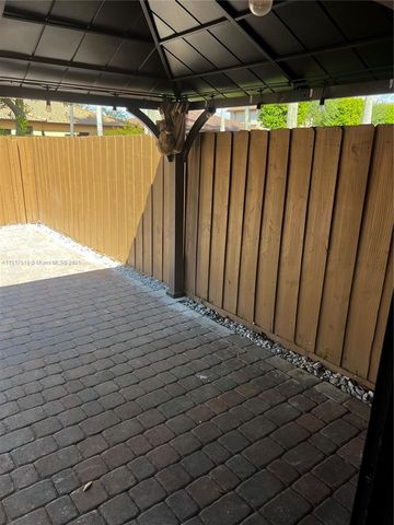 152 SE 37th Ter 152, Homestead, FL 33033