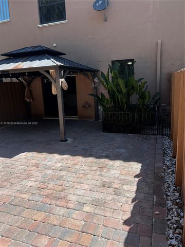 152 SE 37th Ter 152, Homestead, FL 33033