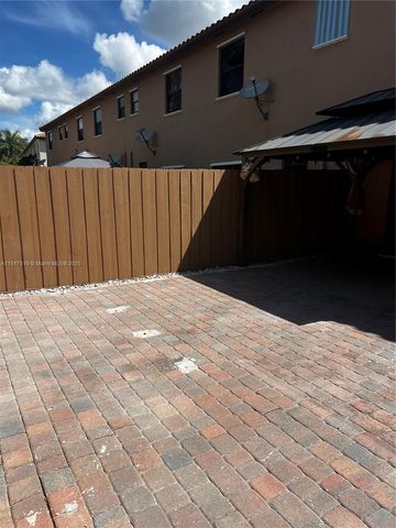 152 SE 37th Ter 152, Homestead, FL 33033