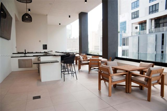 225 N Miami Ave 2508, Miami, FL 33128