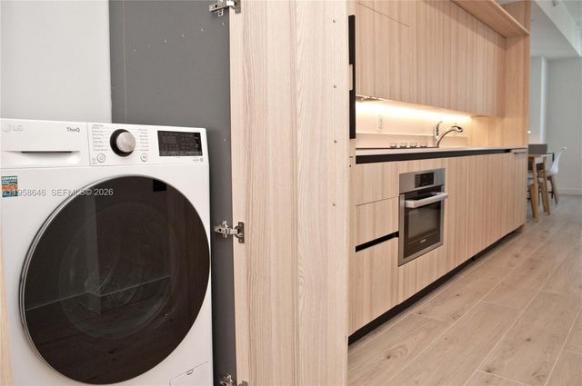 225 N Miami Ave 2508, Miami, FL 33128