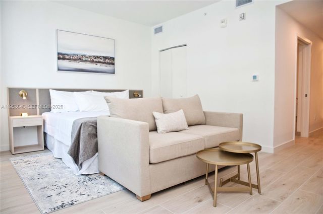 225 N Miami Ave 2508, Miami, FL 33128