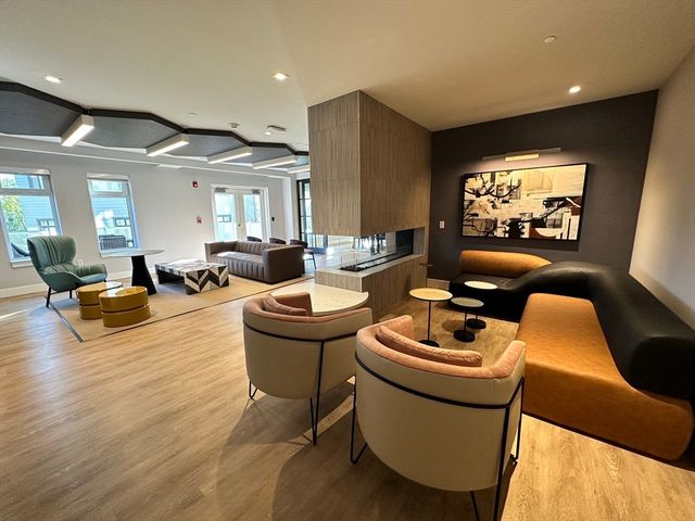 250 Cente 510, Boston, MA 02119