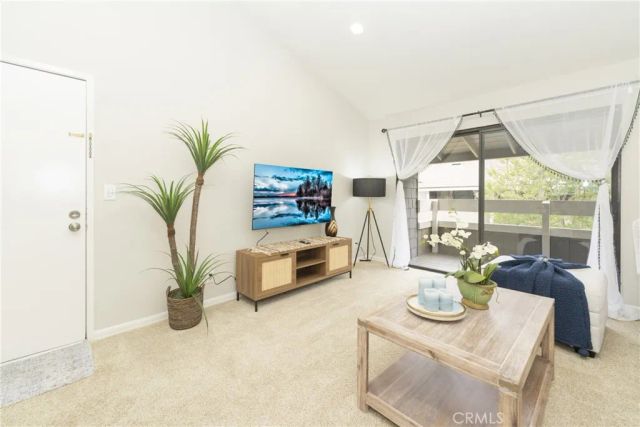306 Streamwood, Irvine, CA 92620