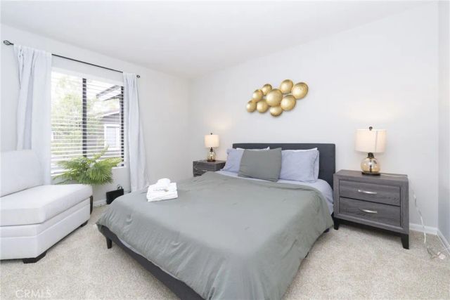 306 Streamwood, Irvine, CA 92620