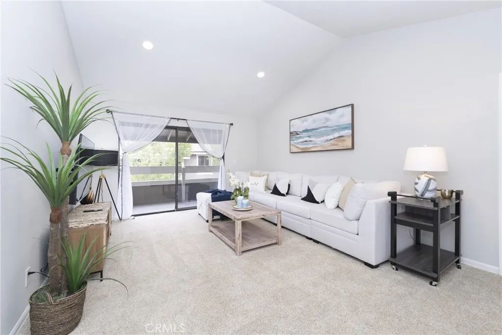 306 Streamwood, Irvine, CA 92620