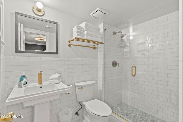 2401 S Atlantic Ave Apt E101, New Smyrna Beach, FL 32169