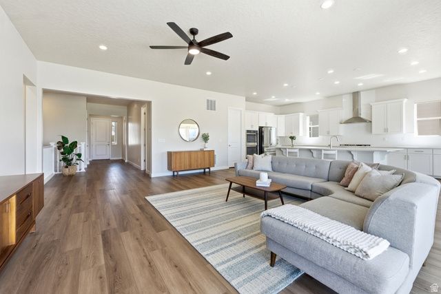 329 E EMPIRE SPRINGS DR, Saratoga Springs, UT 84045