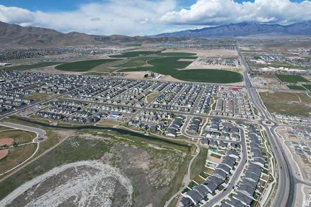 329 E EMPIRE SPRINGS DR, Saratoga Springs, UT 84045