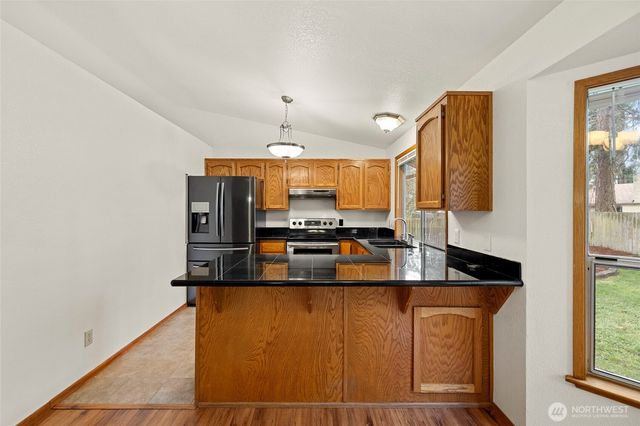 633 NW Mizzen Drive, Oak Harbor, WA 98277