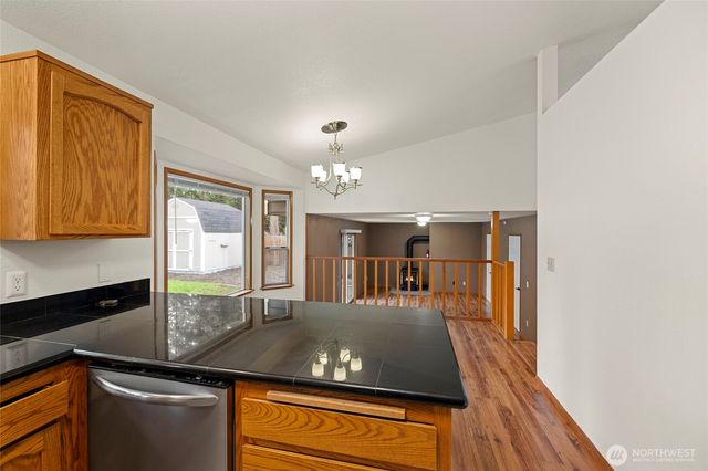 633 NW Mizzen Drive, Oak Harbor, WA 98277