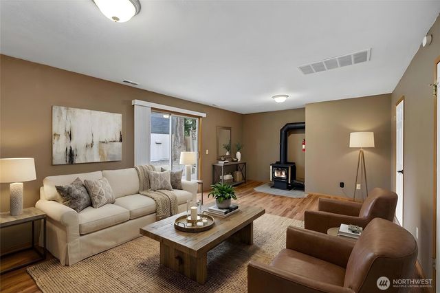 633 NW Mizzen Drive, Oak Harbor, WA 98277