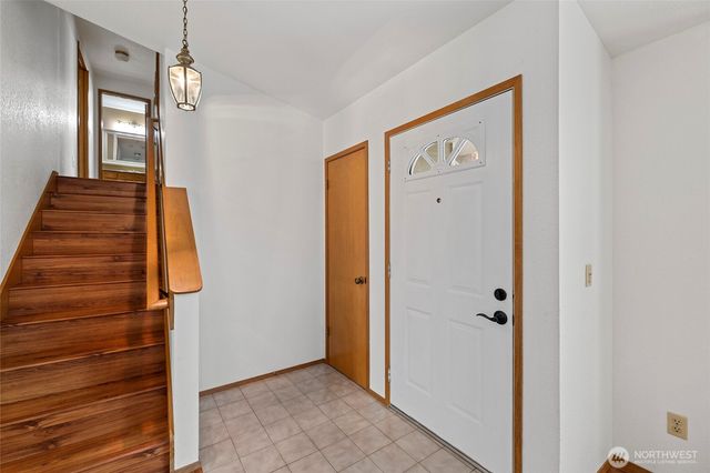 633 NW Mizzen Drive, Oak Harbor, WA 98277